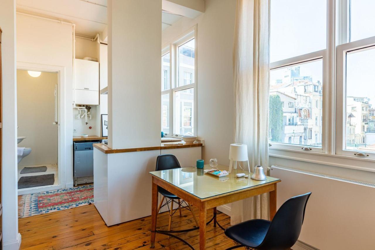 Eclectic Home Near Galata Tower In Beyoglu Istanbul Exterior photo